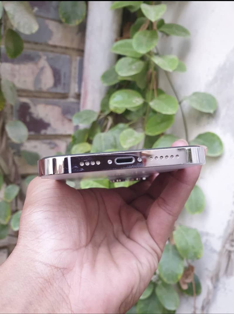 Apple iPhone 14 Pro Max 2