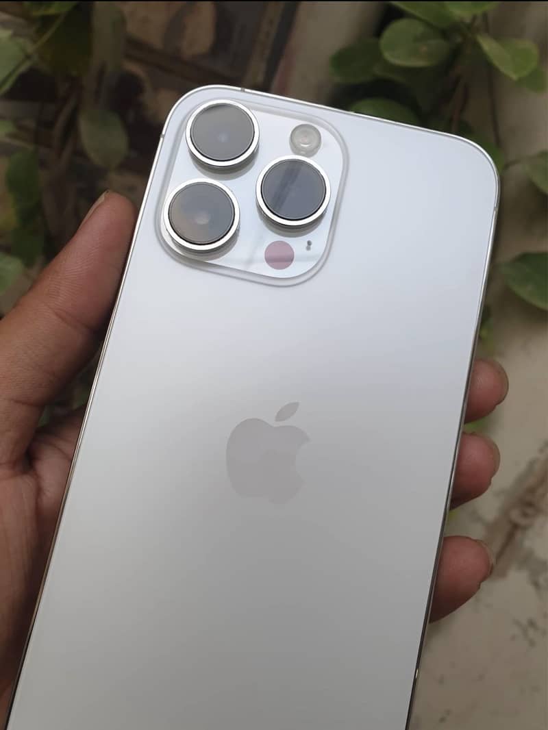 Apple iPhone 14 Pro Max 6