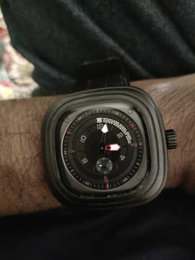 T5 Quartz watch
