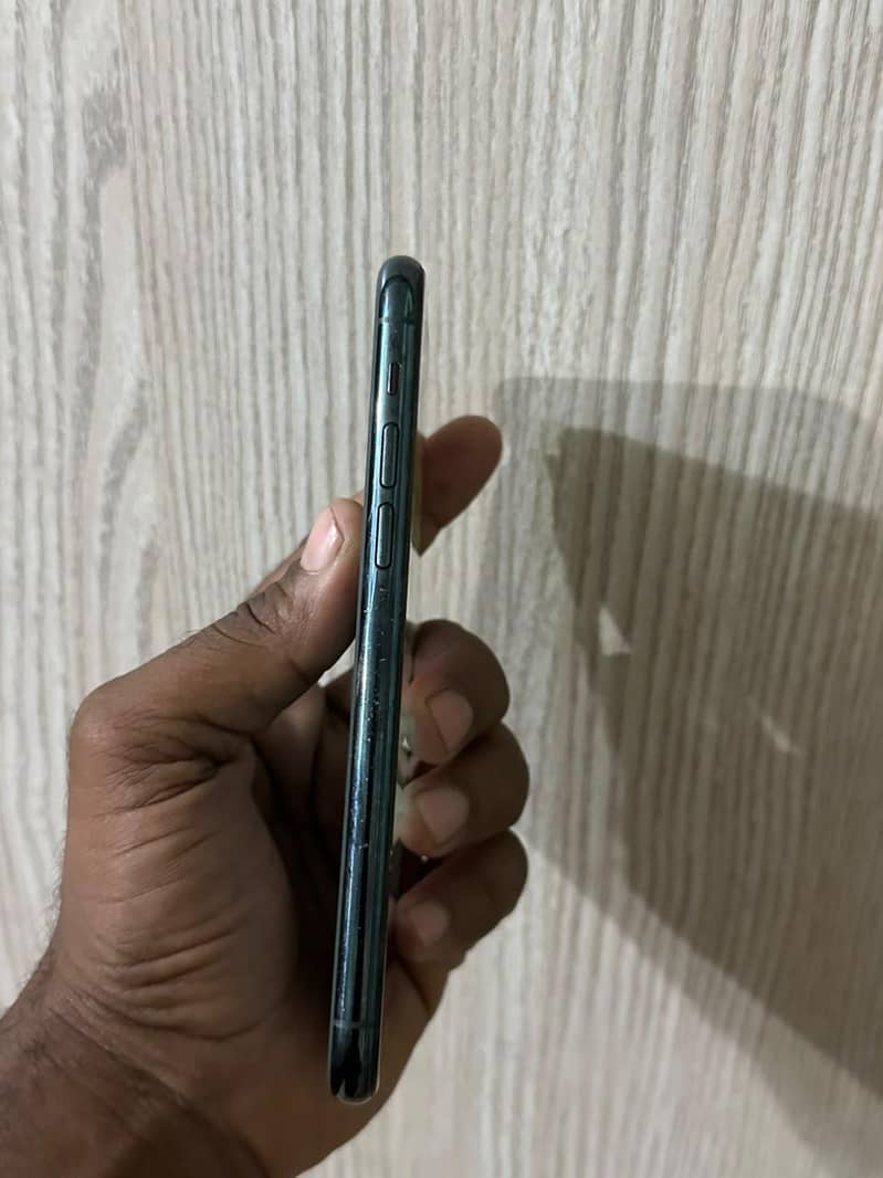 Apple iPhone 11 Pro 2