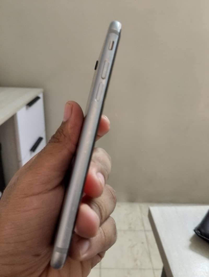 Apple iPhone 6S 1