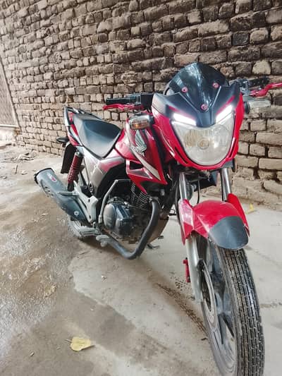 honda 150 cc       18 modle    contact no 03115738841