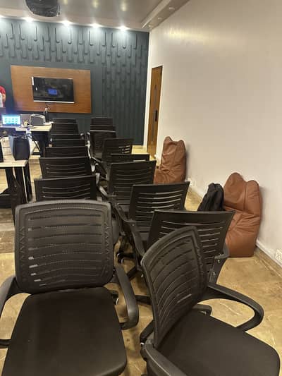 Office Chairs (18 Chairs)