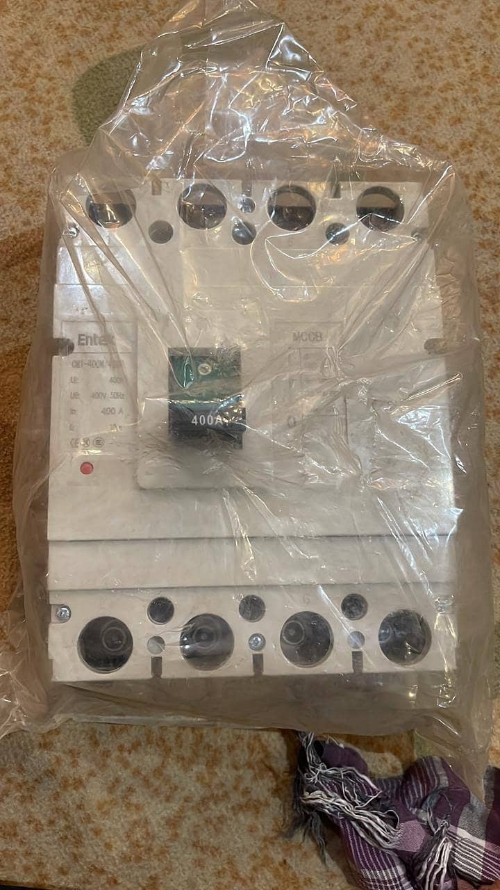 MCCB 4P 400A 1