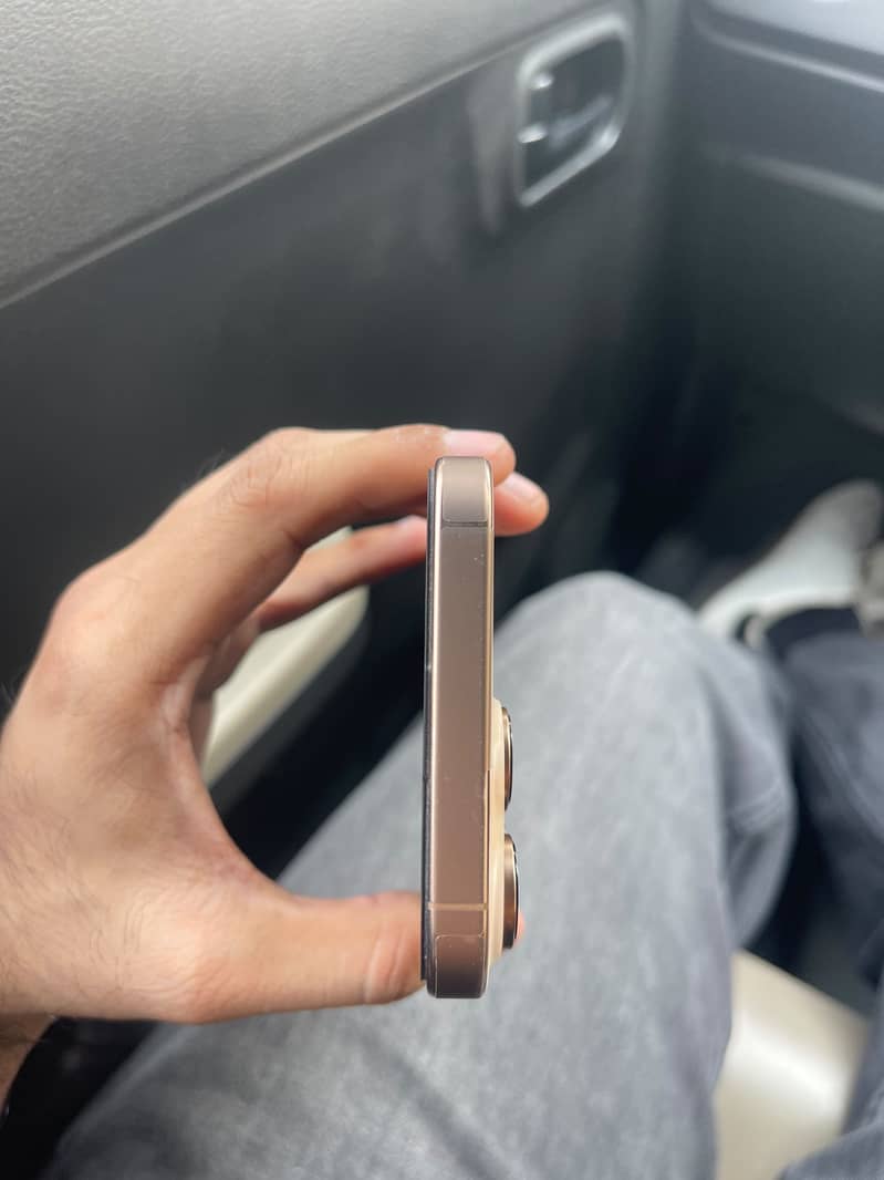 Iphone 16 pro max 2