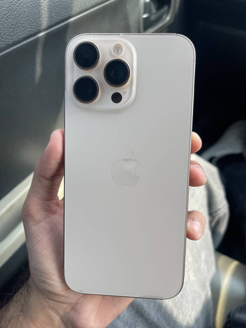 Iphone 16 pro max 4
