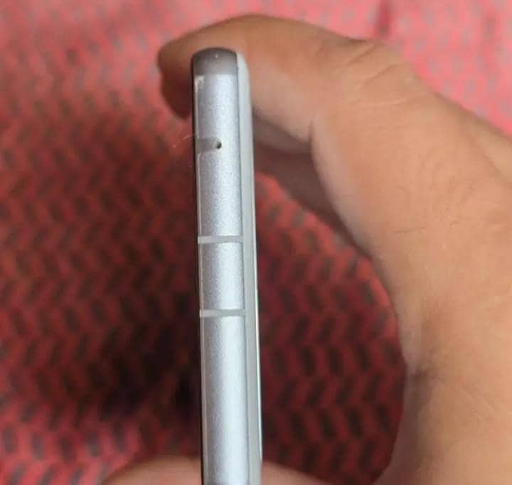 Google Pixel 7a panel 1