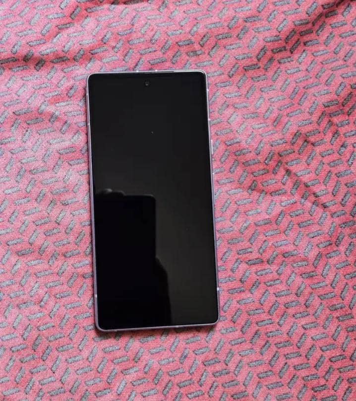 Google Pixel 7a panel 3