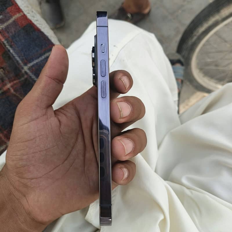Apple iPhone 14 Pro 0