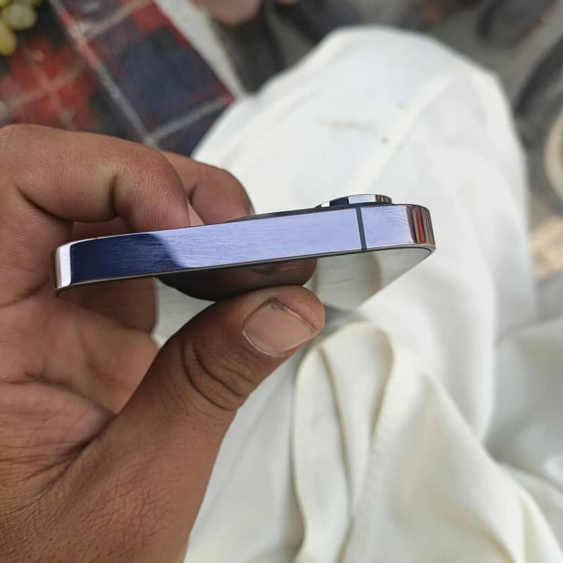 Apple iPhone 14 Pro 3