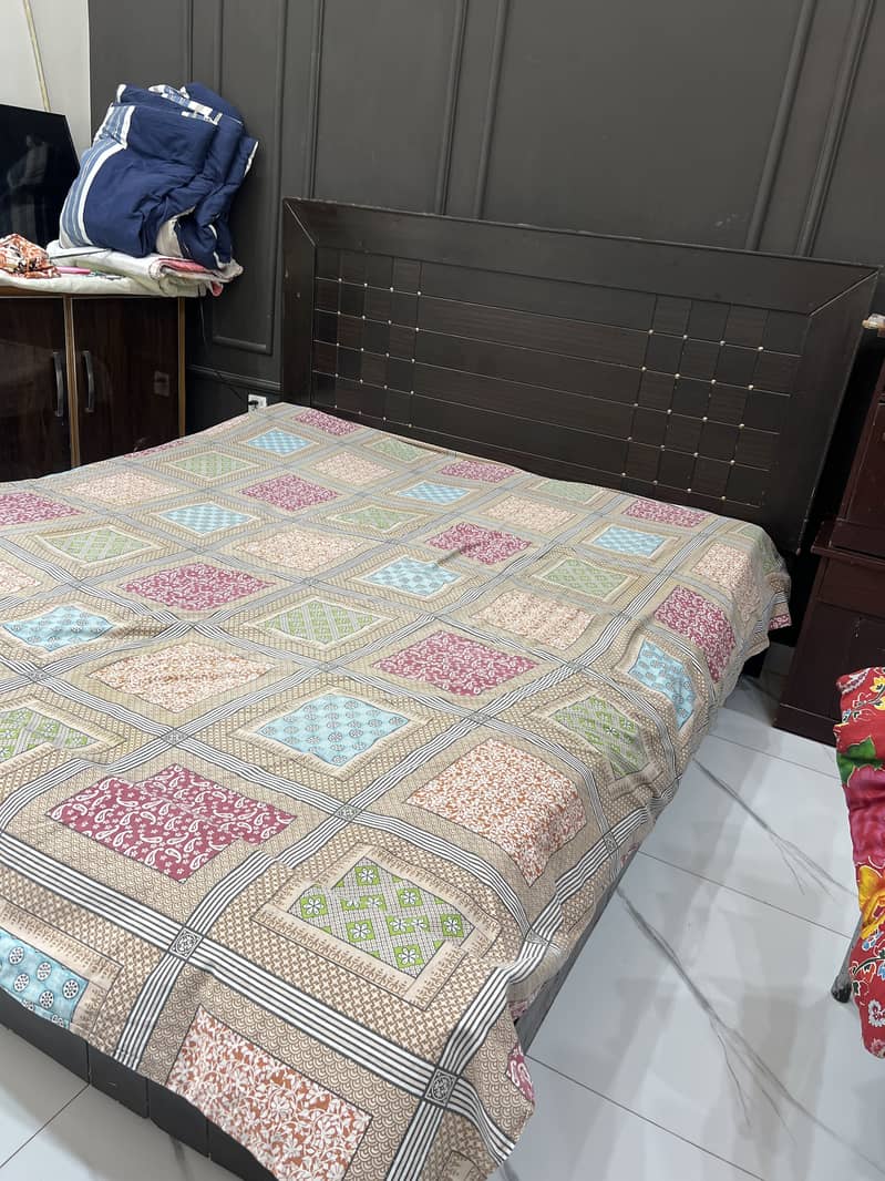 Bed set with Side tables 2