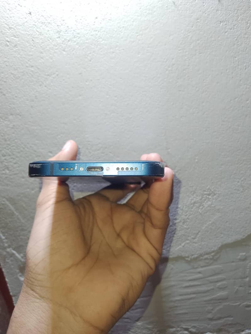 Apple iPhone 12 2