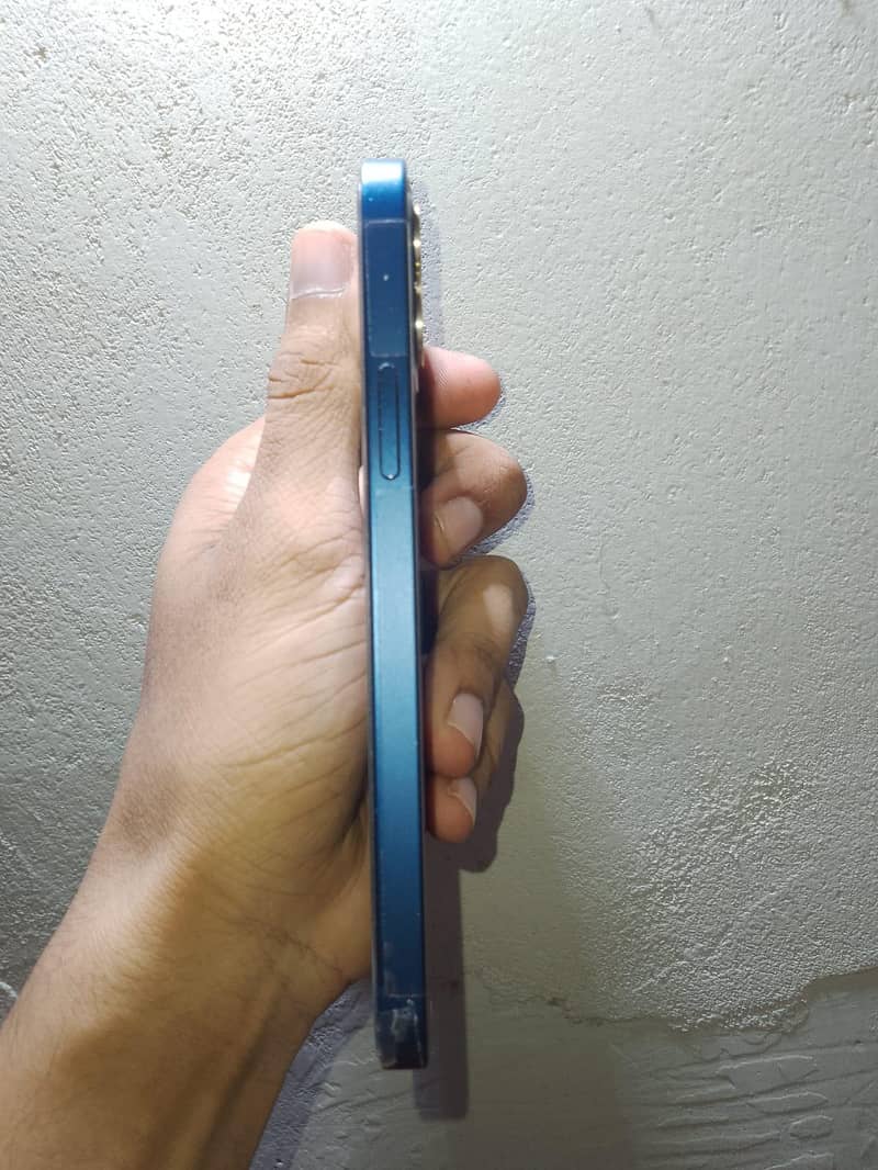 Apple iPhone 12 3