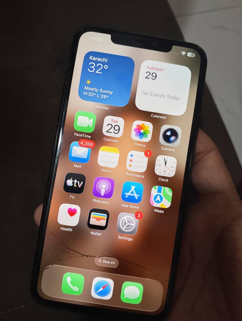 Apple iPhone 11 Pro Max 4