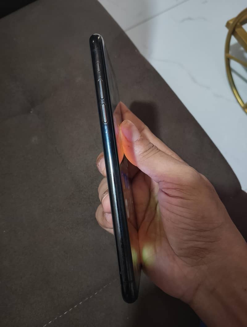 Apple iPhone 11 Pro Max 8