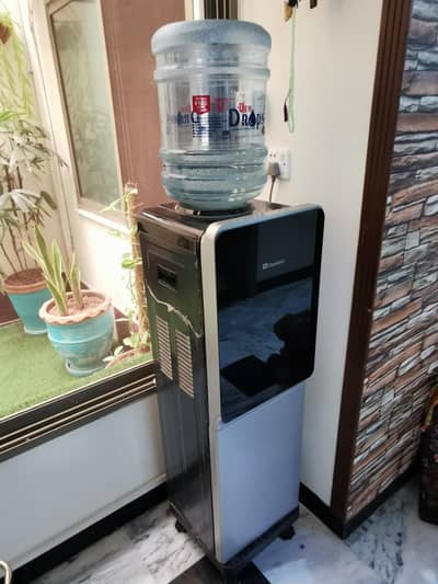 dawlance water dispenser