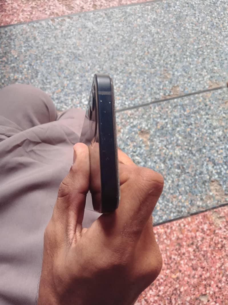 Apple iPhone 12 0
