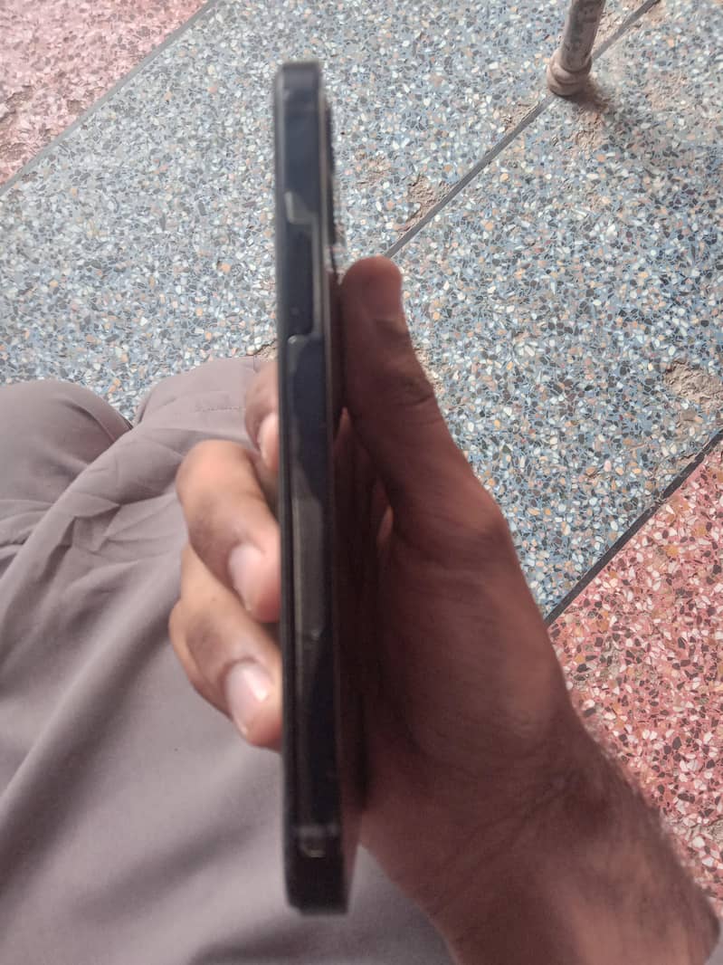 Apple iPhone 12 2