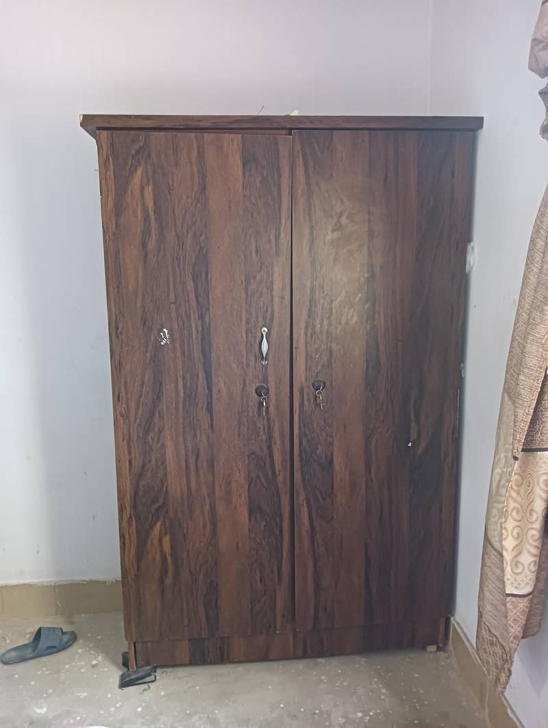 bed almari 4