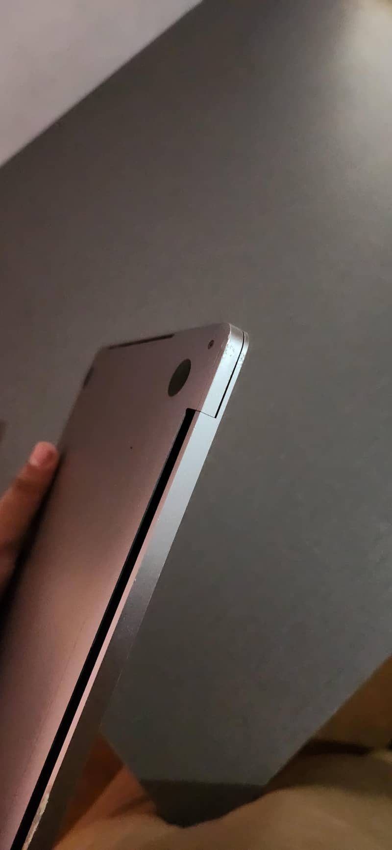 macbook pro 2019 4
