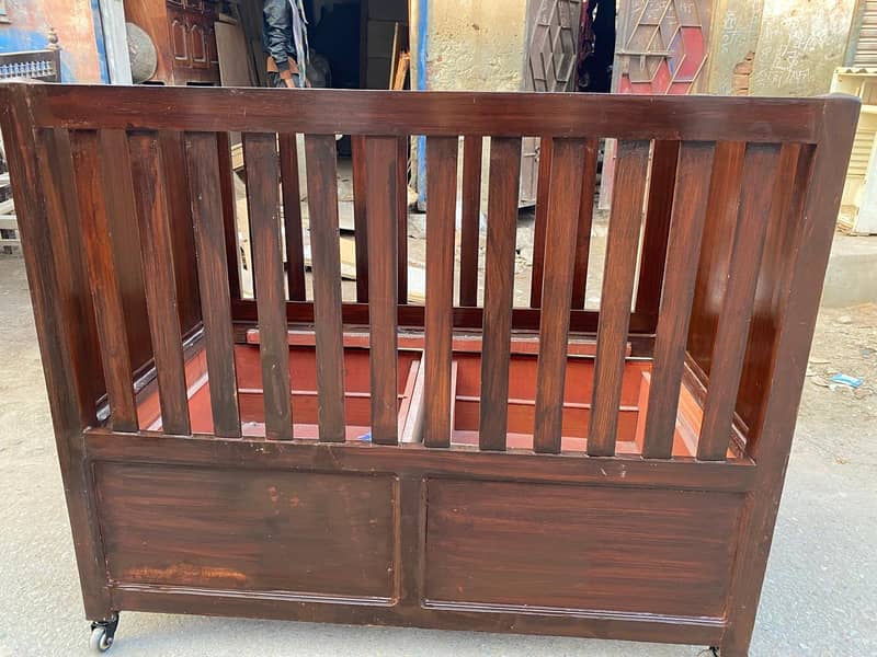 baby cot 1