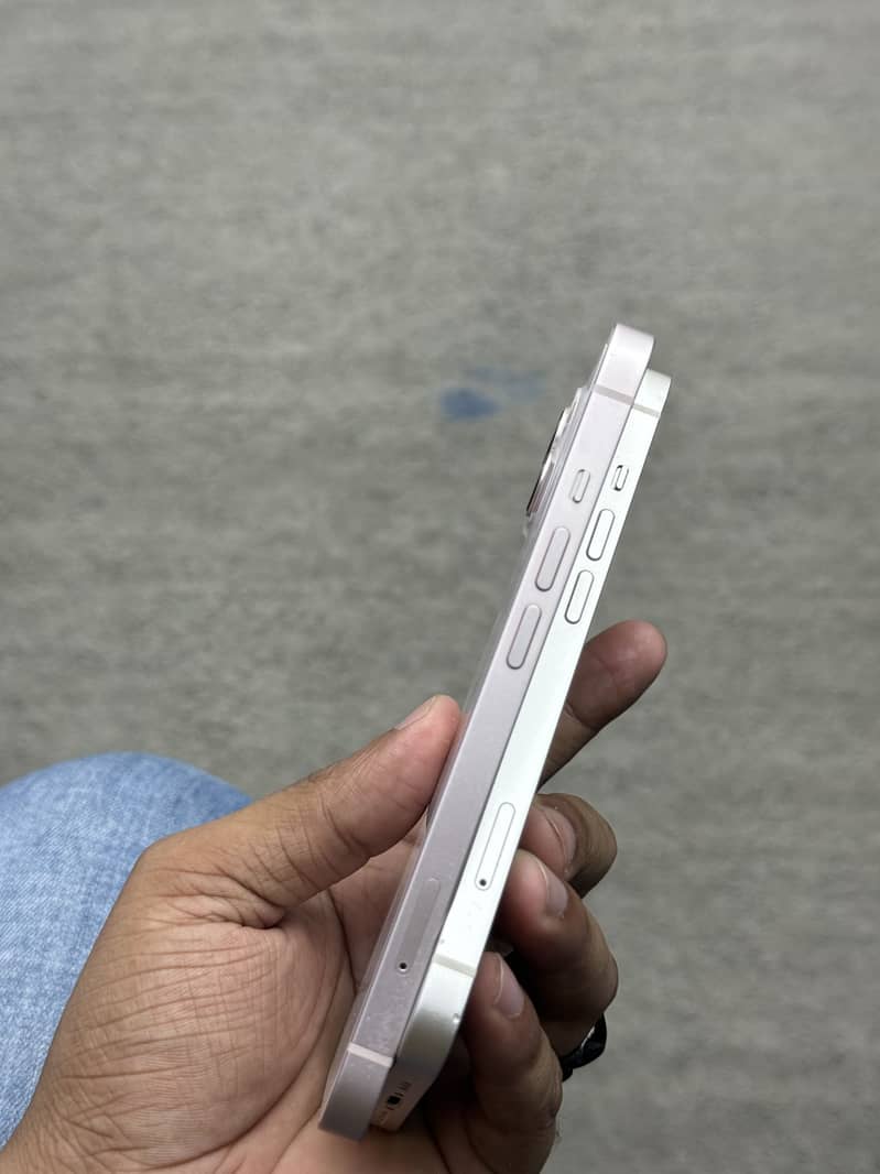 Apple iPhone 13 3