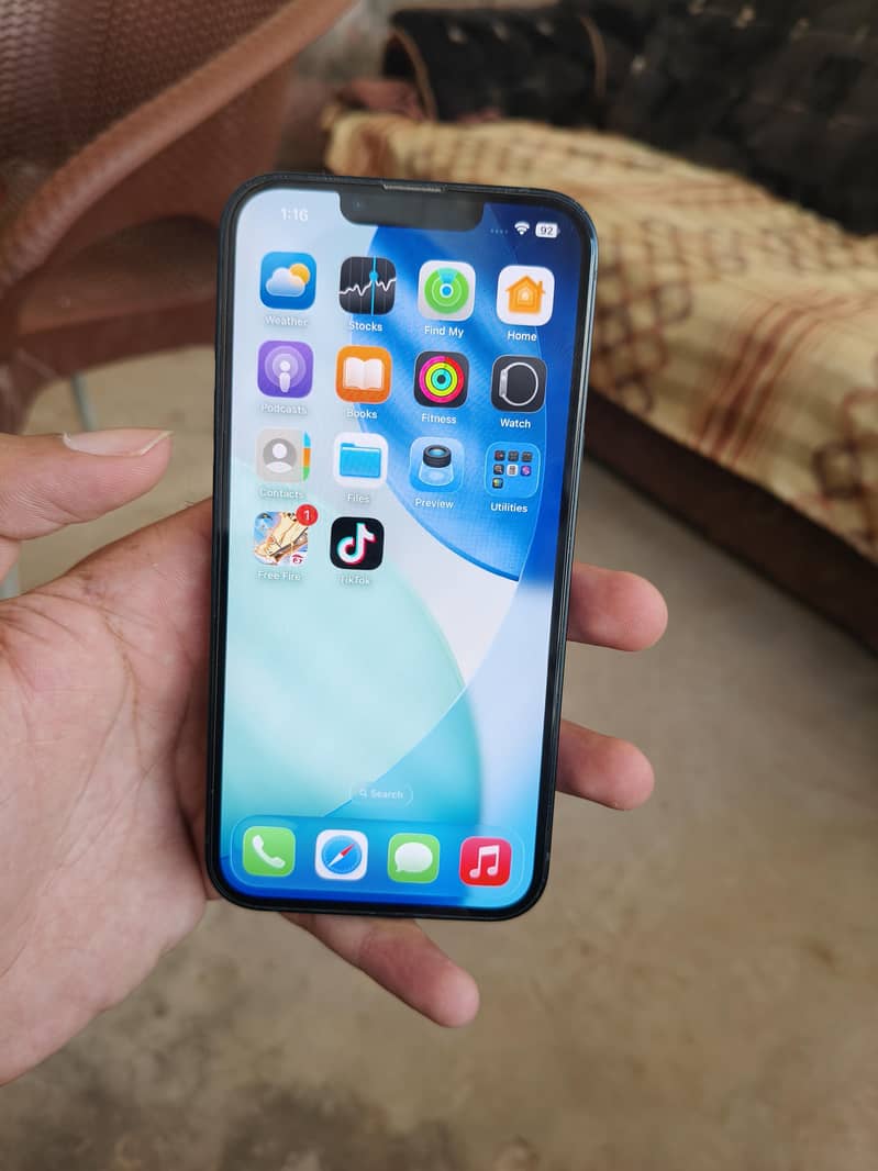Apple iPhone 13 2