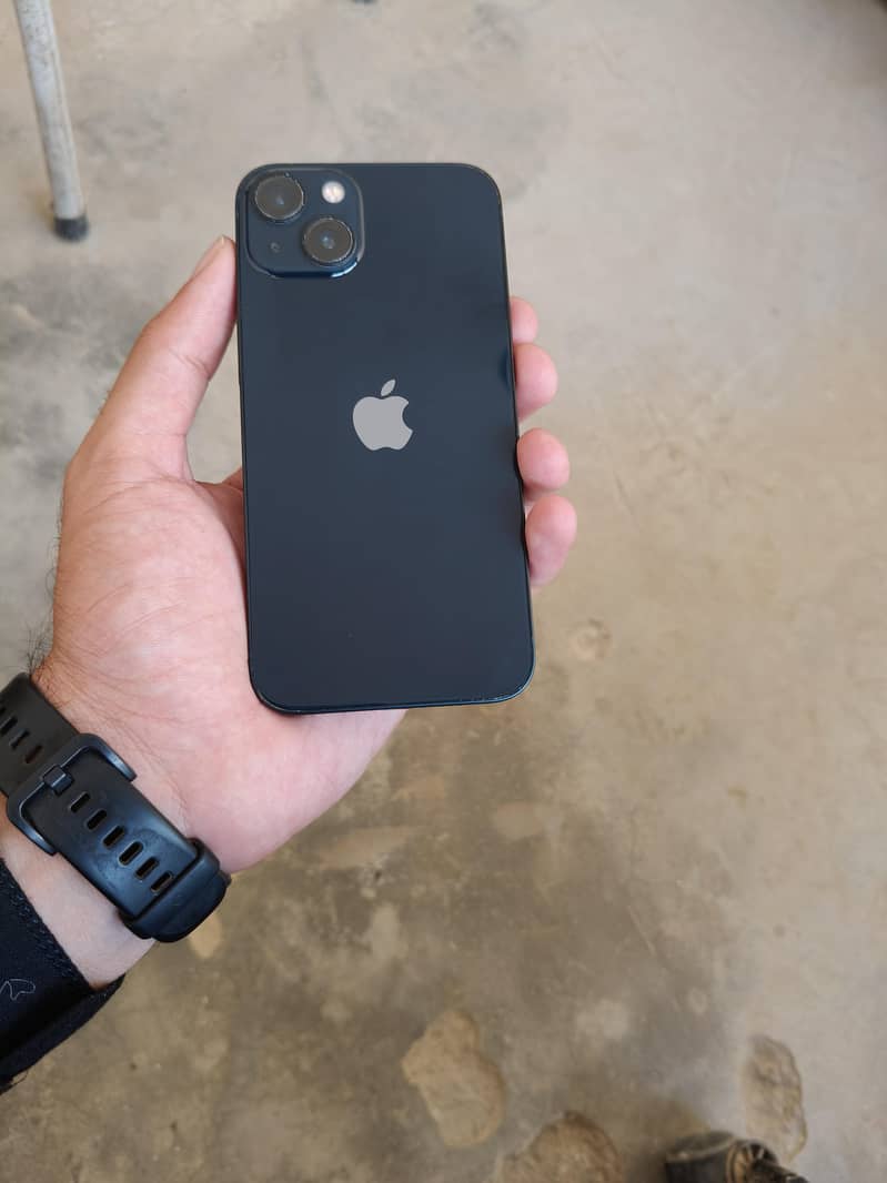 Apple iPhone 13 8