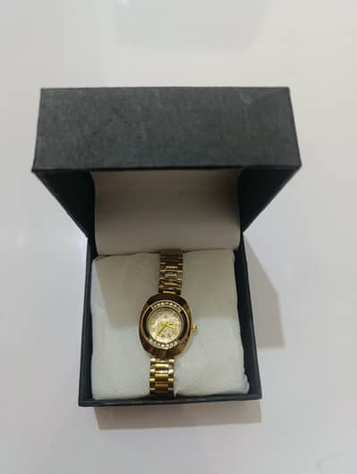 ladies Golden Chain watch
