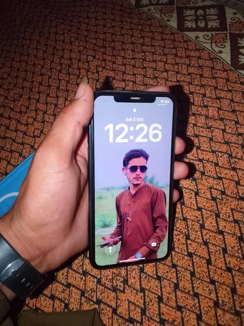 Apple iPhone 11 Pro Max 4