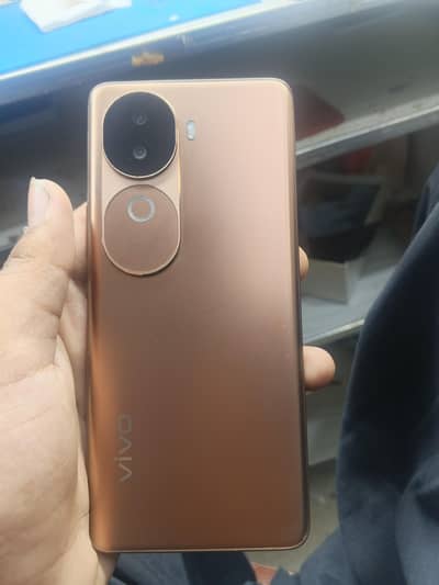 Vivo V40e