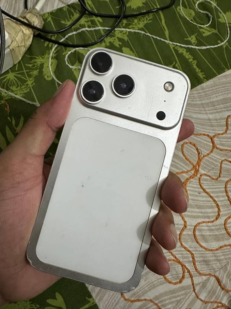 Apple iPhone XR 0