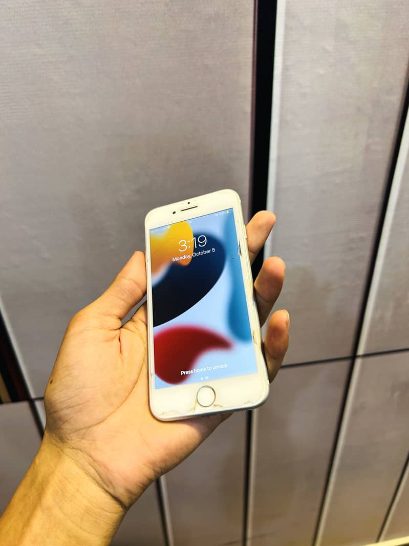 Apple iPhone 7 1