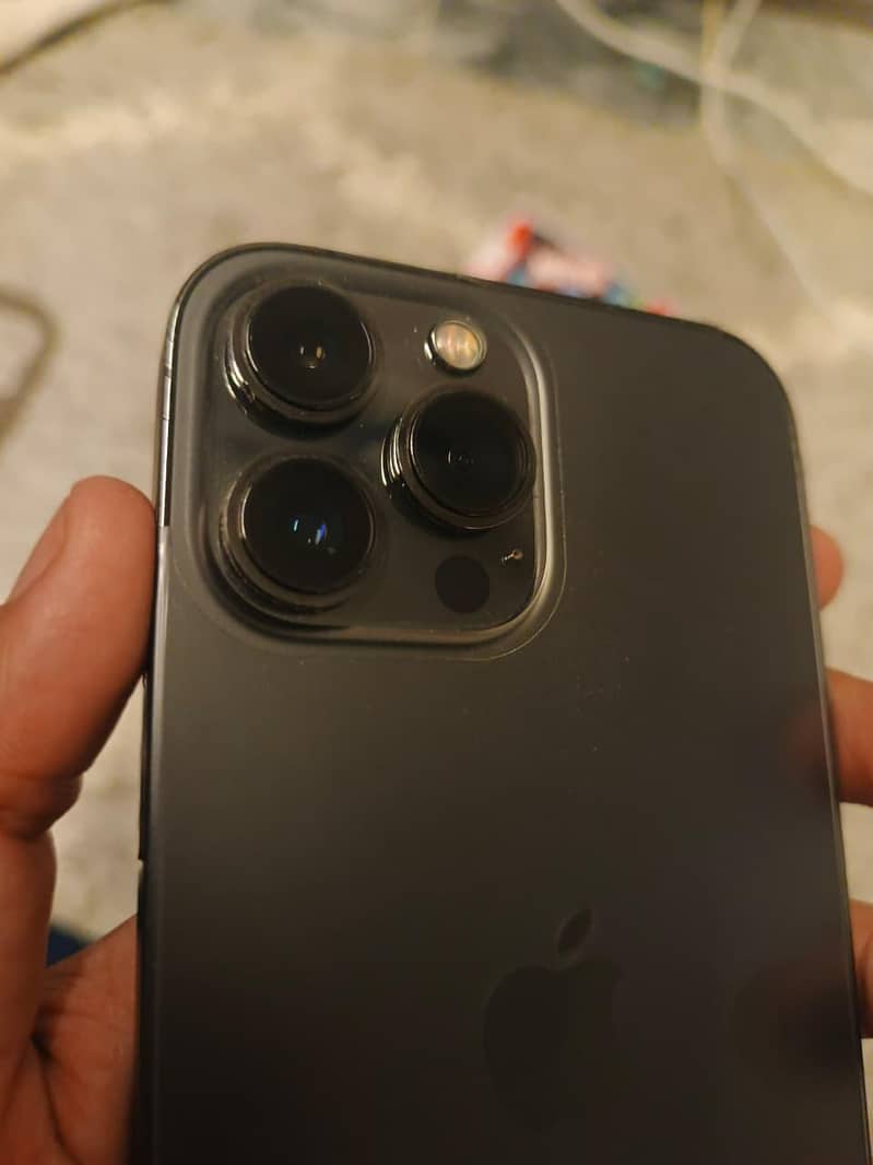 Apple iPhone 13 Pro Max 4