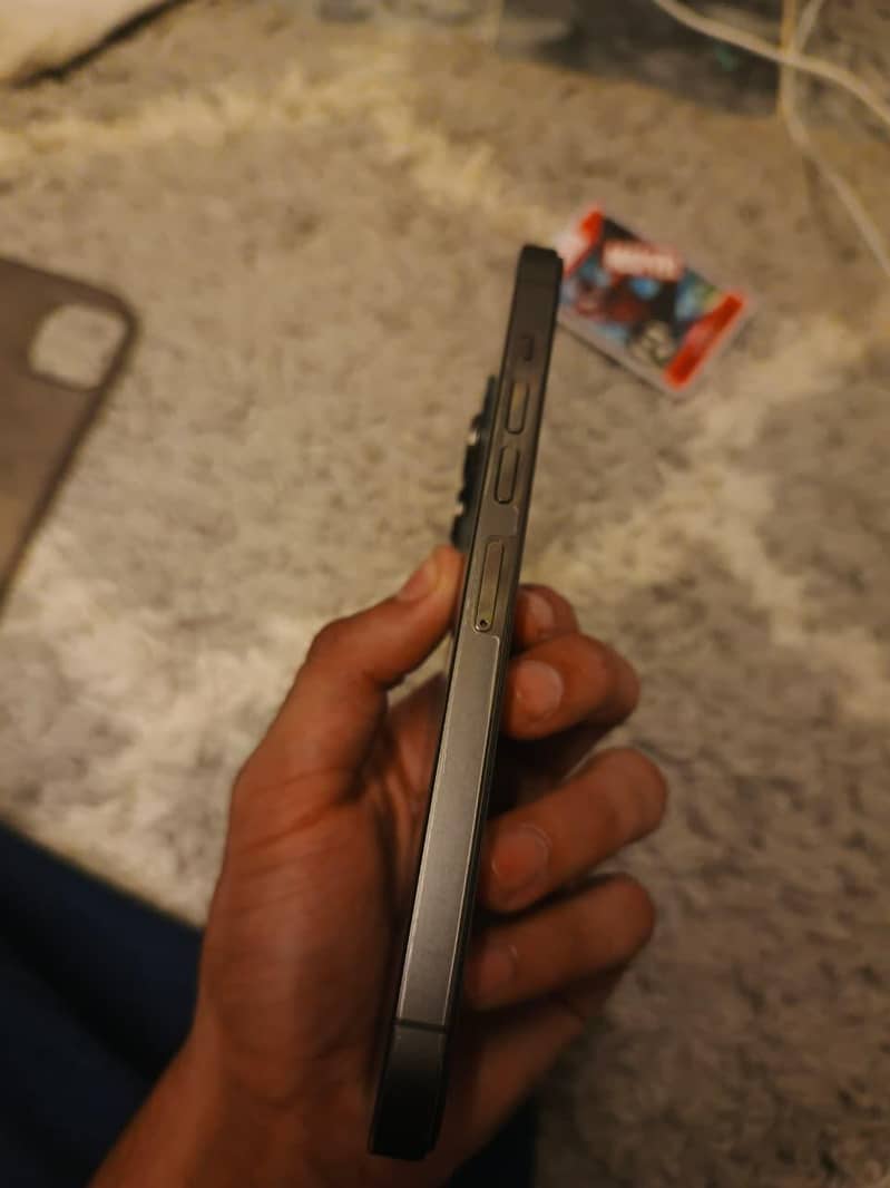 Apple iPhone 13 Pro Max 5