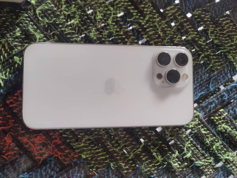 Apple iPhone 13 Pro Max 0