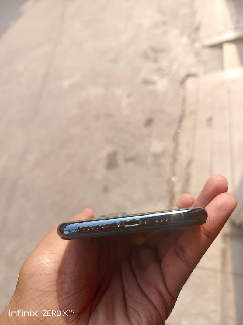 Apple iPhone 11 Pro Max 1