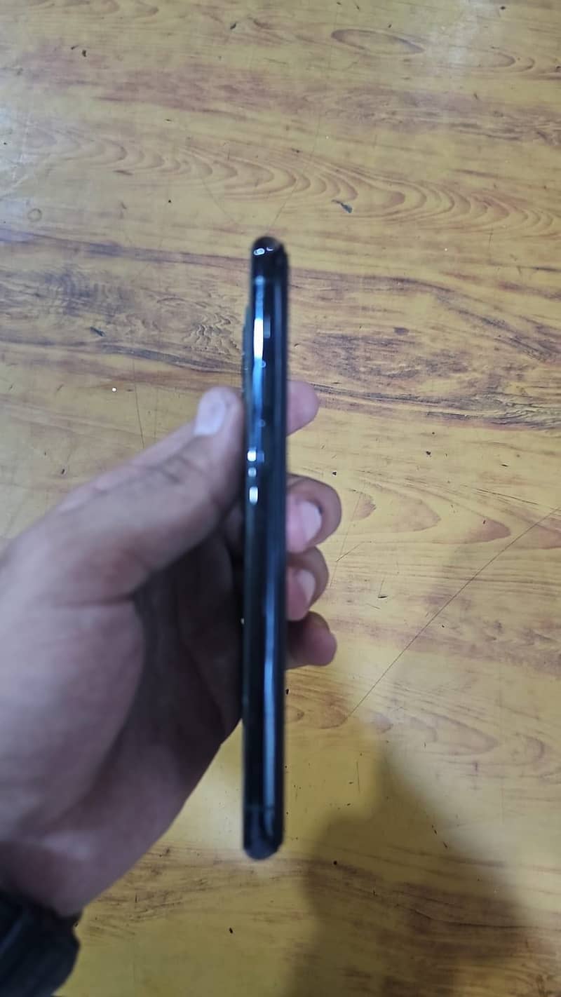 Apple iPhone 11 Pro 3