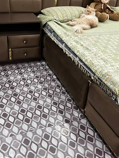 7 mnth use bed set  like new