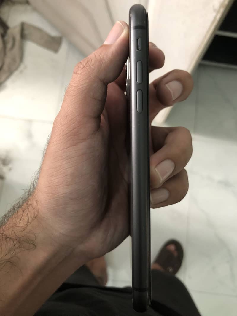 Apple iPhone 11 5