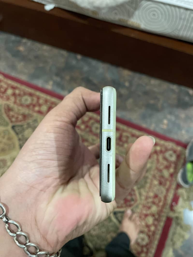 Google Pixel 7 3