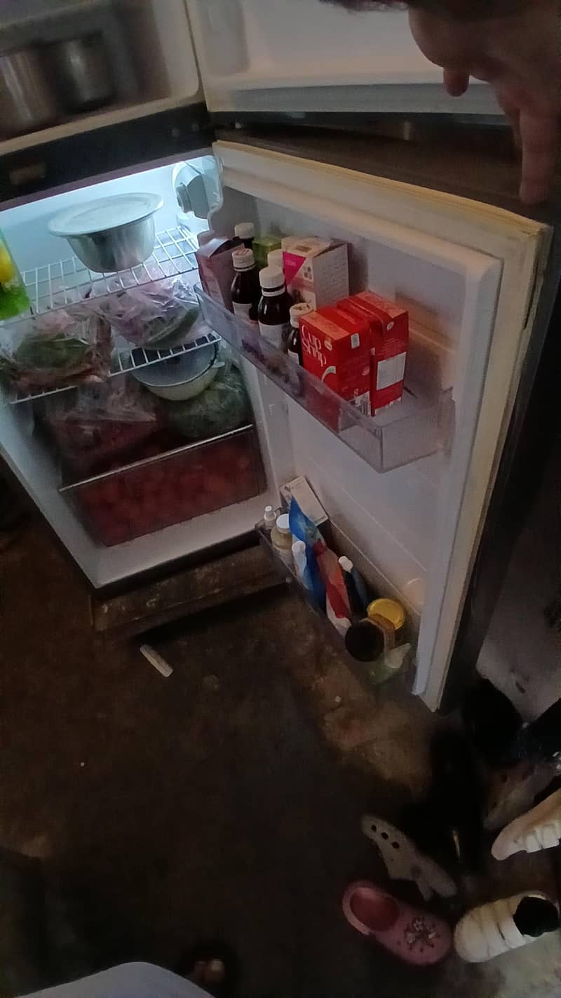 refrigerator 0
