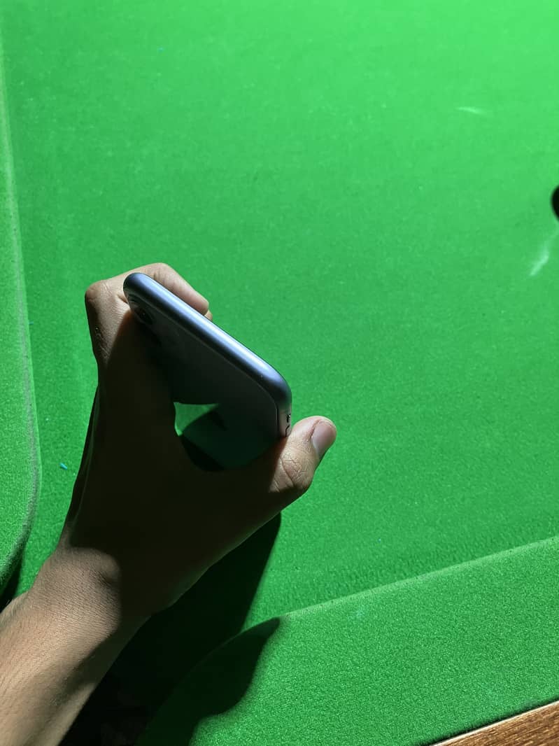 Apple iPhone 11 8