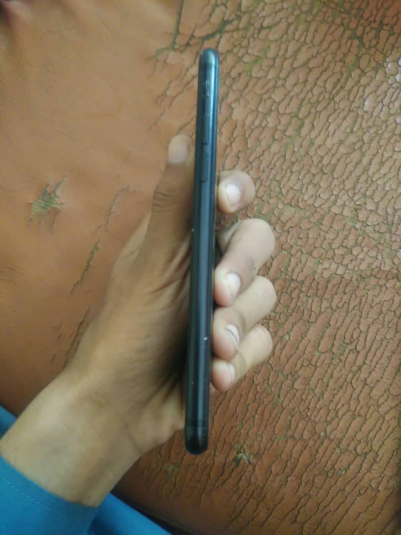 Apple iPhone 7 7