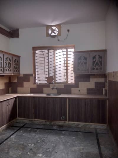 2bed falt available for rent Ghauri Town pahse 5