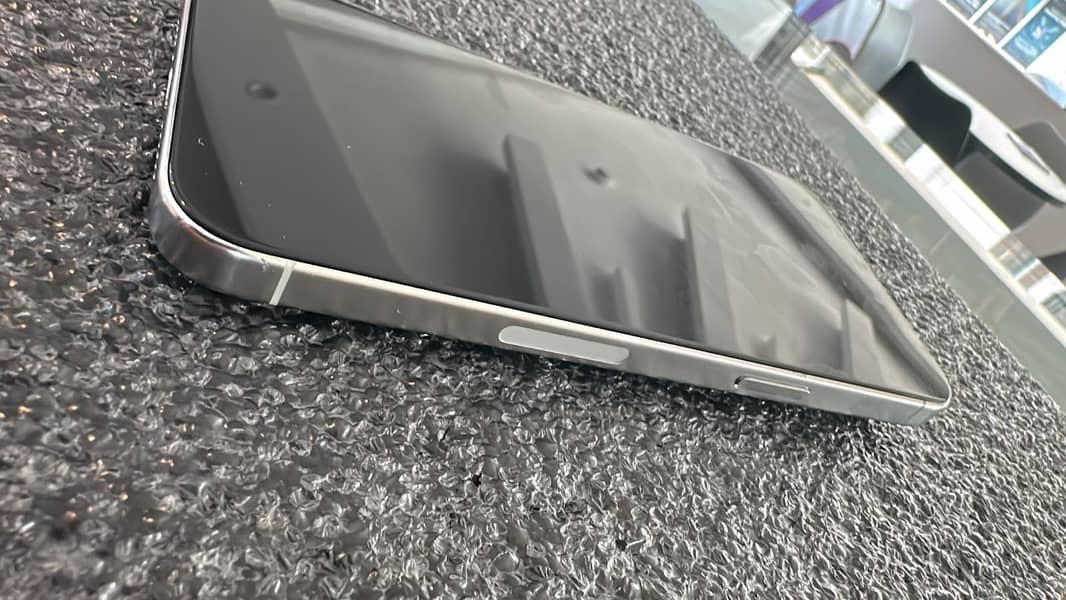 Apple iPhone 15 Pro Max 3
