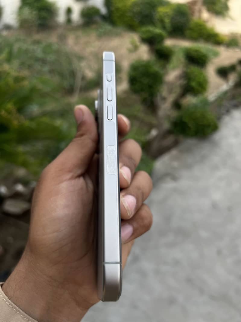 Apple iPhone 15 Pro Max 1