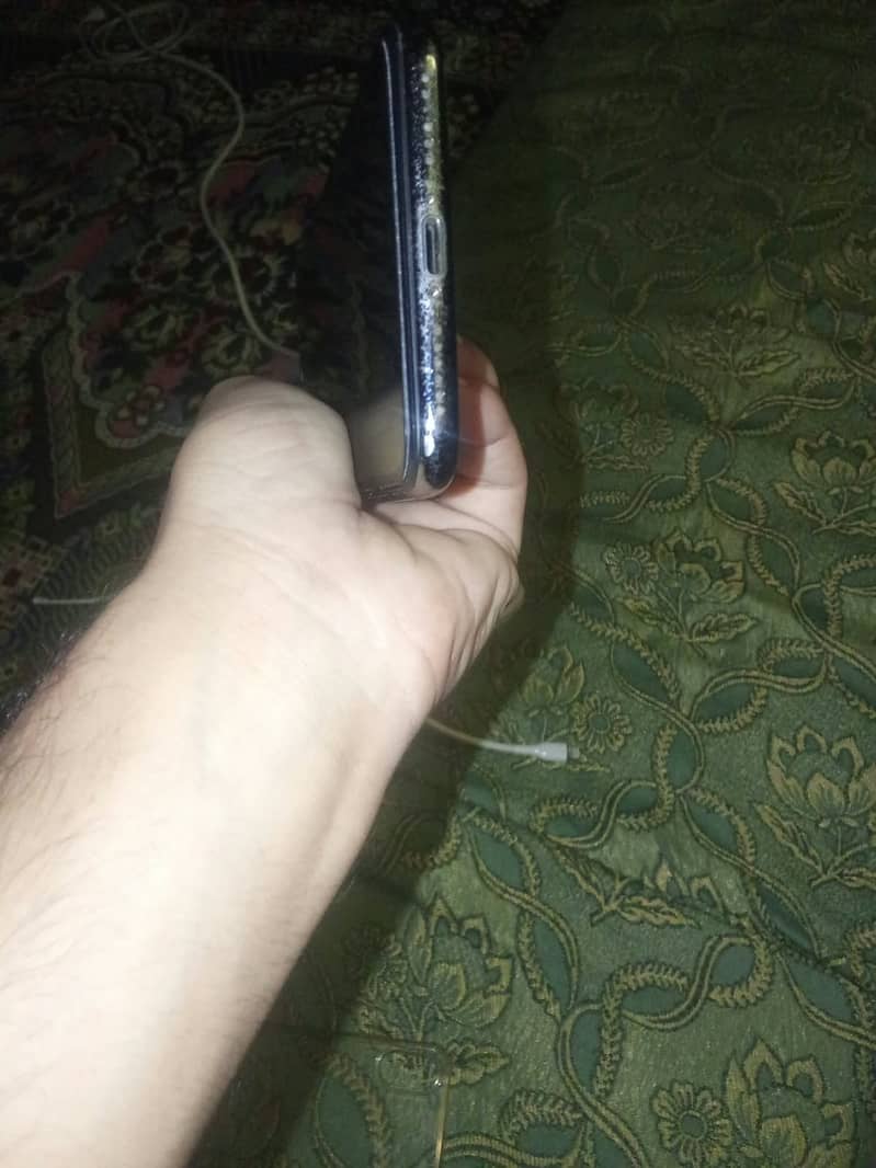 Apple iPhone X 3