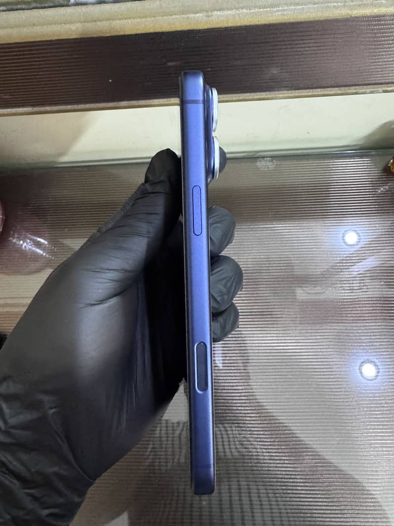 Apple iPhone 17 Pro Max 3