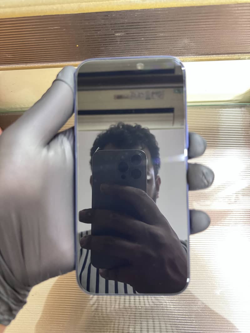 Apple iPhone 17 Pro Max 4